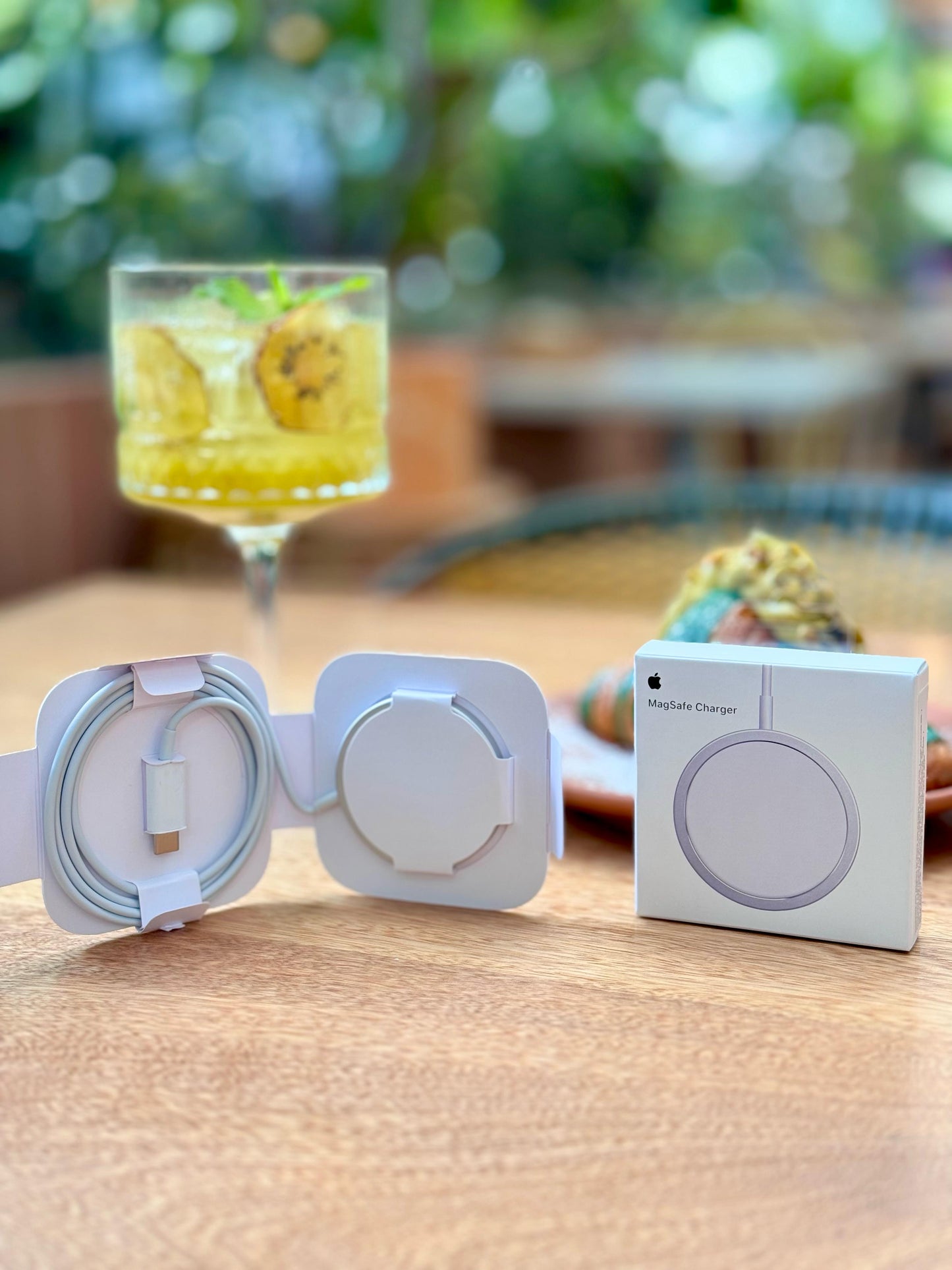 MAGSAFE CHARGER APPLE